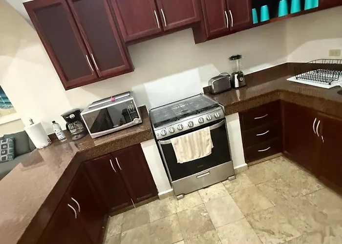 Spacious 3 Bedroom By Mamitas Apartment *