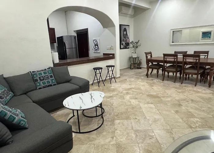 Spacious 3 Bedroom By Mamitas Apartment *